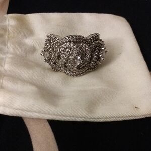 Elegant Silver Women's Ring